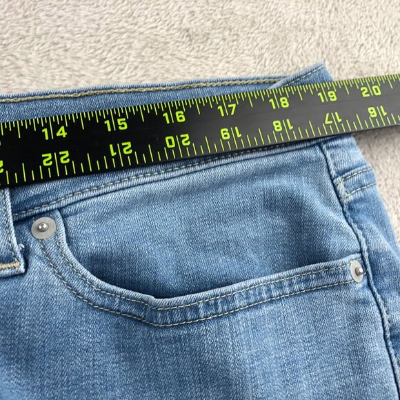 Levis Womens Jeans Sie 18W Classic Straight Leg Light Blue Denim Casual Ankle - Picture 5 of 14